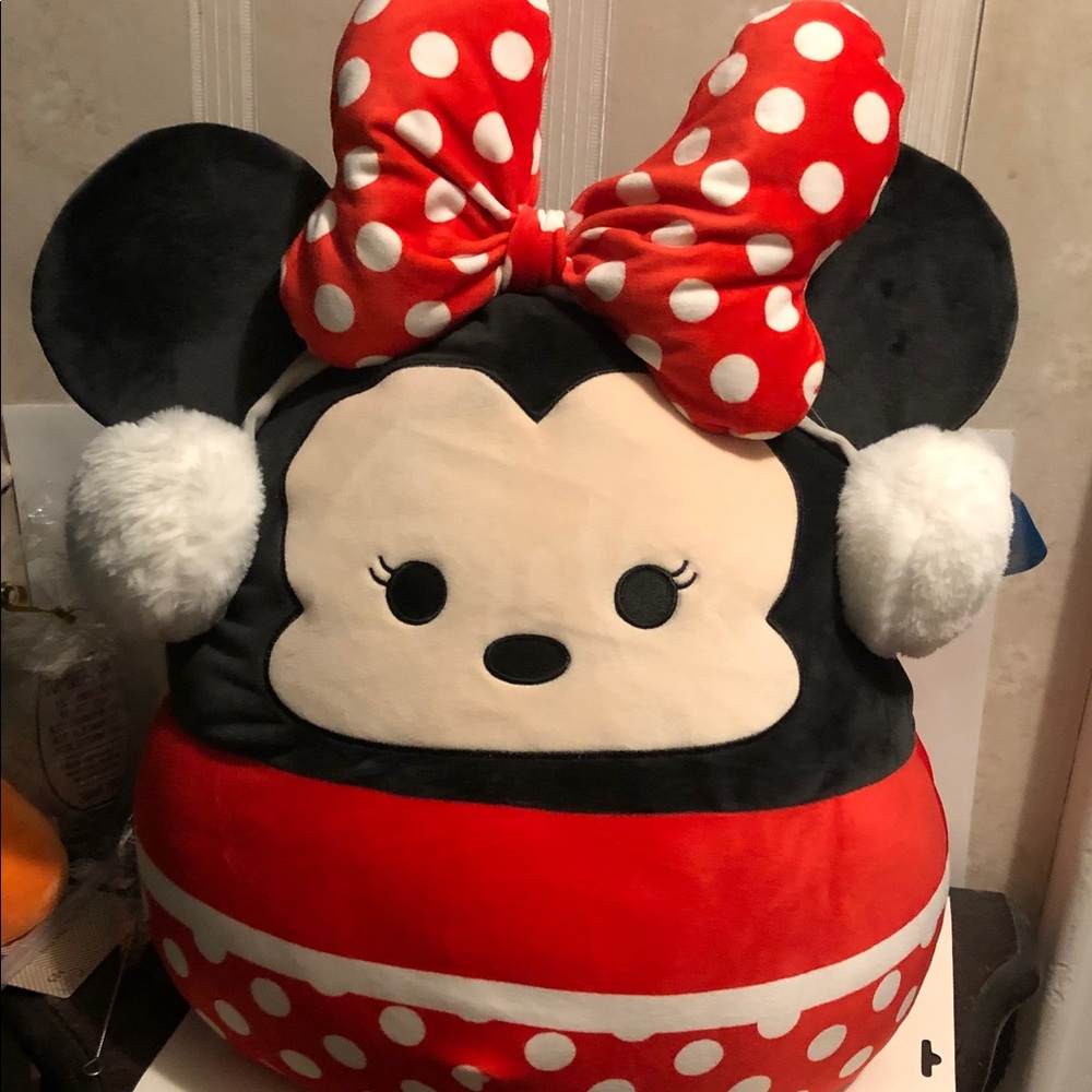 Minnie mouse squishmallow